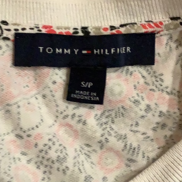 Tommy Hilfiger T-shirt - Picture 6 of 6